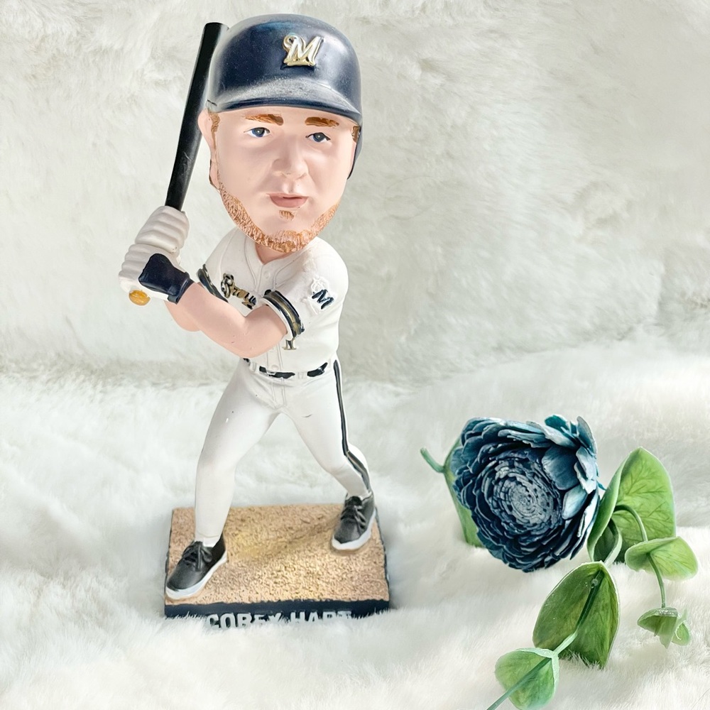 BREWERS COREY HEART 2008 COLLECTORS BOBBLE HEAD in original box excellent cond
